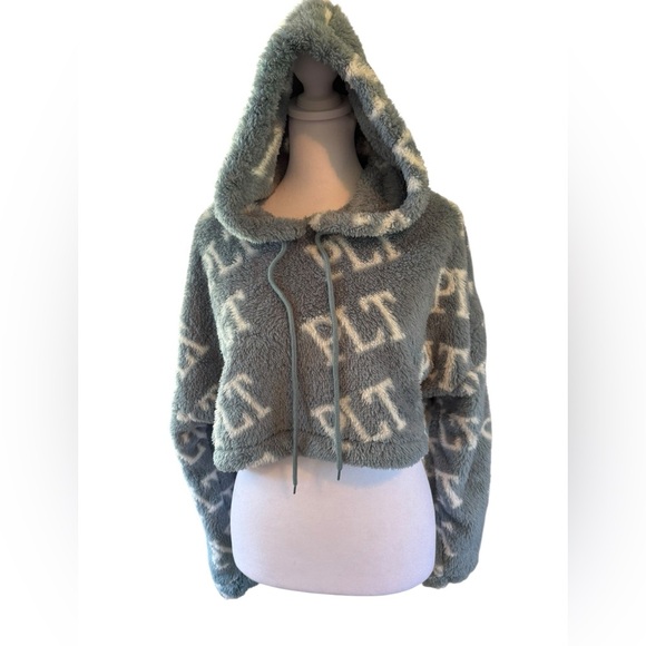 Pretty Little Thing Fuzzy Hooded Crop pullover sweatshirt womens size 12 - Picture 1 of 8